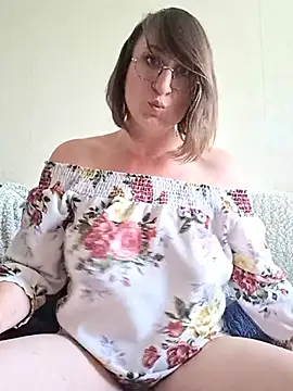 Snapshot of minierose chatting on May 28, 5:43 pm minierose online show from May 28, 5:43 pm