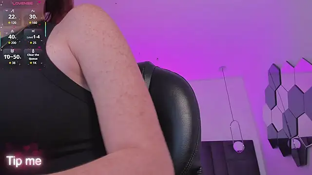 CorinneRusso online show from January 17, 4:17 am