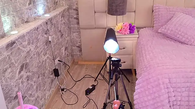 Snapshot of ZendayaGrey chatting on October 17, 11:18 pm ZendayaGrey online show from October 17, 11:18 pm