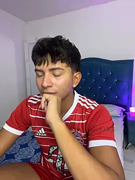 Snapshot of Leonarrrd_01 chatting on October 10, 12:31 am Leonarrrd 01 online show from October 10, 12:31 am