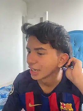 Snapshot of Leonarrrd_01 chatting on October 25, 8:36 pm Leonarrrd 01 online show from October 25, 8:36 pm