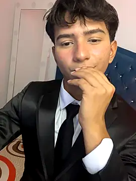 Snapshot of Leonarrrd_01 chatting on October 30, 3:19 am Leonarrrd 01 online show from October 30, 3:19 am