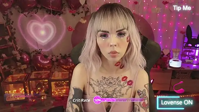 Snapshot of Kerry_Kirk chatting on February 12, 8:04 pm Kerry Kirk online show from February 12, 8:04 pm