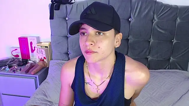 Snapshot of Antonella_Cruz02 chatting on June 16, 3:42 am Antonella Cruz02 online show from June 16, 3:42 am