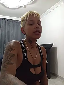 Dirty Zoe online show from August 6, 8:33 pm