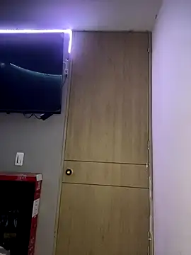 danielagh29 online show from December 15, 6:39 am