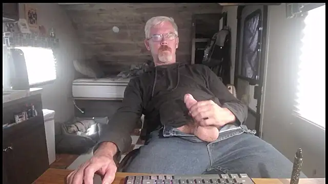 Di9ital069 online show from November 10, 6:40 pm