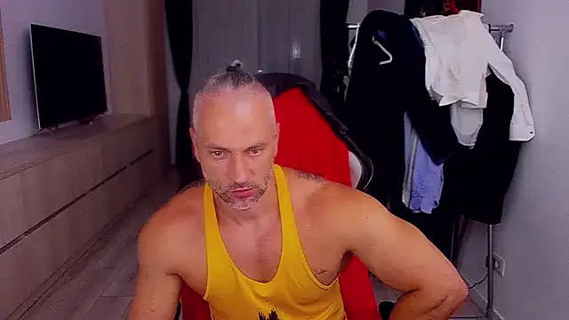 Snapshot of MarisMuscle chatting on July 16, 7:03 am MarisMuscle online show from July 16, 7:03 am