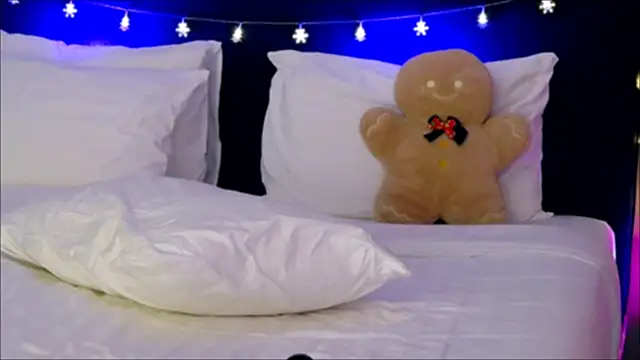 wow Mia online show from December 25, 4:44 am