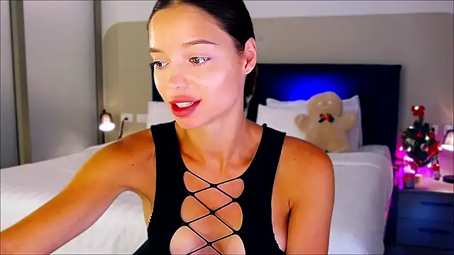 wow Mia online show from January 12, 1:32 am