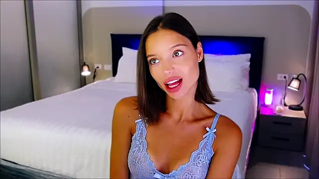 wow Mia online show from February 14, 2:18 am