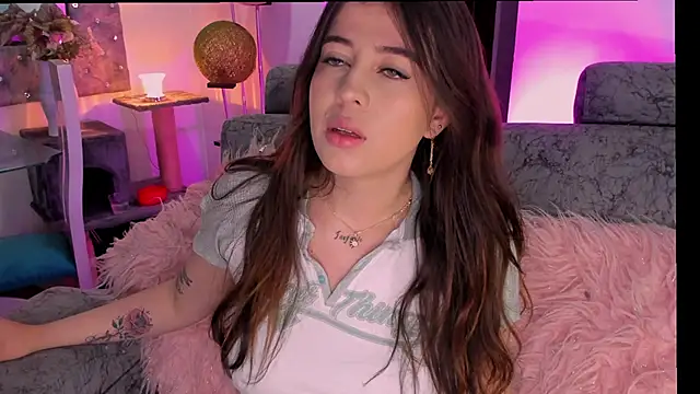 Snapshot of Sara_kitty12 chatting on March 2, 1:07 pm Sara kitty12 online show from March 2, 1:07 pm