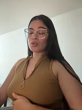 CamilaSofiia online show from December 16, 2:49 am