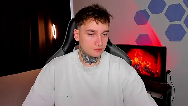 Chris Tyson online show from November 25, 6:57 am