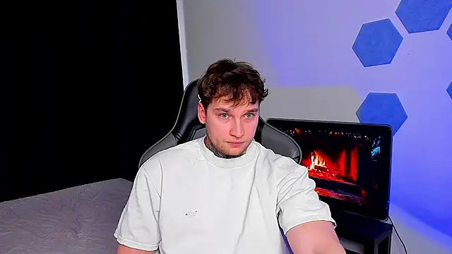 Chris Tyson online show from April 1, 1:52 pm