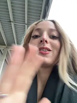 LoraaDoll online show from October 14, 2:40 pm