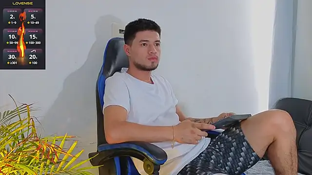 EdwardRoss  online show from March 23, 7:40 pm