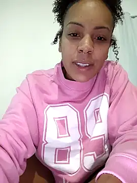 Julia Pretinha online show from January 4, 3:07 am