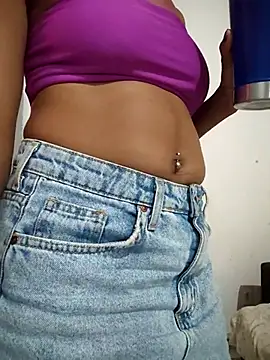 Julia Pretinha online show from March 15, 11:17 pm