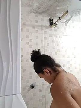 Snapshot of Julia_Pretinha chatting on October 31, 1:28 am Julia Pretinha online show from October 31, 1:28 am