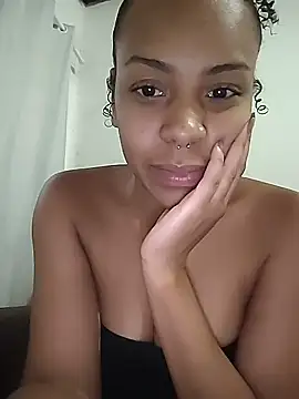 Julia Pretinha online show from December 4, 1:20 pm