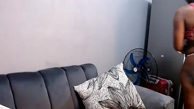 Snapshot of LongPussyLipsxx chatting on October 10, 8:30 pm LongPussyLipsxx online show from October 10, 8:30 pm