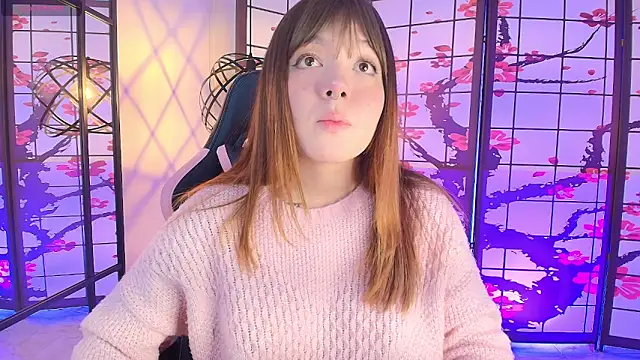 Snapshot of Fluffy_Bubble21 chatting on March 5, 4:19 am Fluffy Bubble21 online show from March 5, 4:19 am