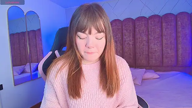 Snapshot of Fluffy_Bubble21 chatting on April 13, 4:18 am Fluffy Bubble21 online show from April 13, 4:18 am