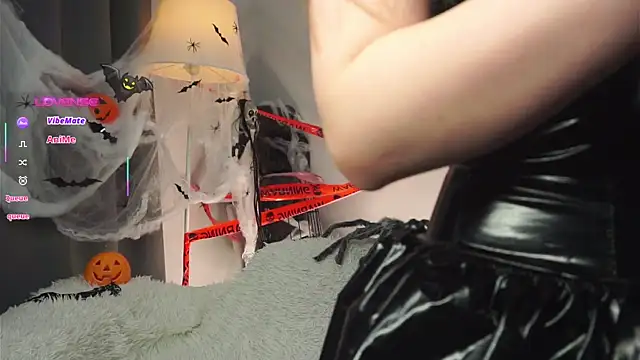 AmiLewis online show from October 29, 1:19 am