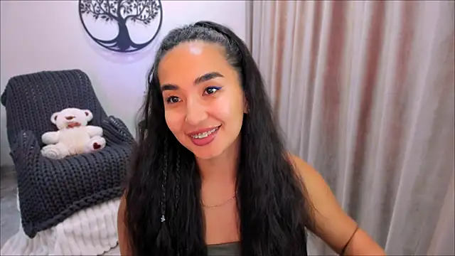 worldofkim online show from October 13, 6:24 am