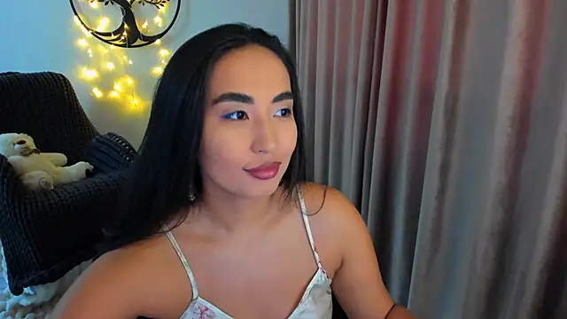 Snapshot of worldofkim chatting on January 17, 10:53 am worldofkim online show from January 17, 10:53 am