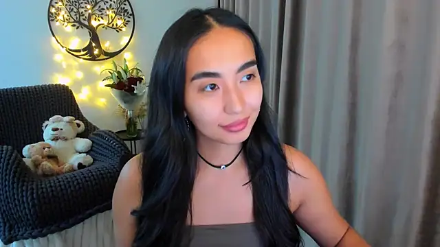 Snapshot of worldofkim chatting on February 18, 5:20 pm worldofkim online show from February 18, 5:20 pm