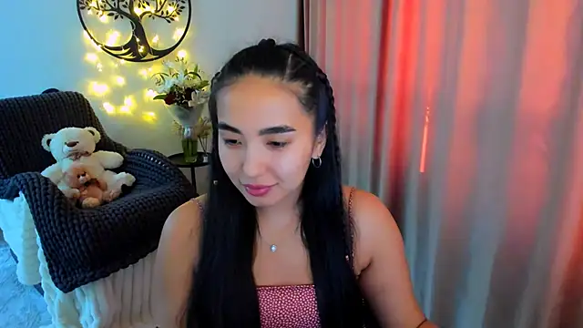 Snapshot of worldofkim chatting on February 23, 4:54 am worldofkim online show from February 23, 4:54 am