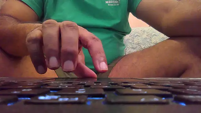 Snapshot of deltaforce1987 chatting on December 18, 1:48 am deltaforce1987 online show from December 18, 1:48 am