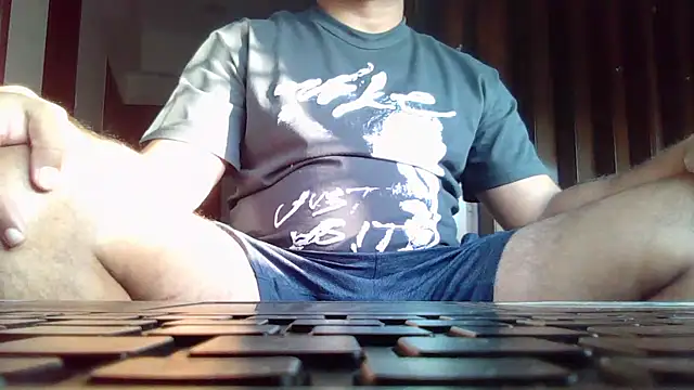 Snapshot of deltaforce1987 chatting on January 7, 11:26 am deltaforce1987 online show from January 7, 11:26 am