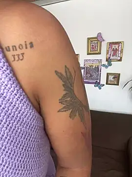 haiiley more online show from February 8, 8:21 pm