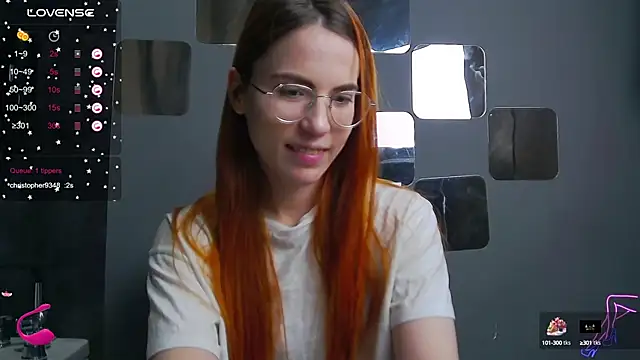 EmilyKents online show from February 13, 4:32 am