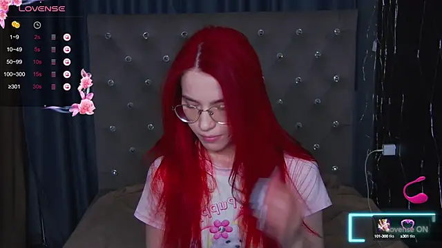 EmilyKents online show from September 22, 1:51 am