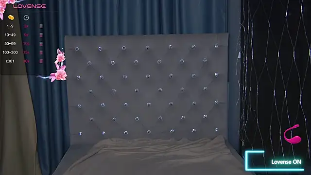 EmilyKents online show from October 10, 1:04 am