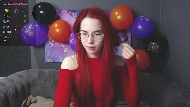 EmilyKents online show from October 16, 1:39 am