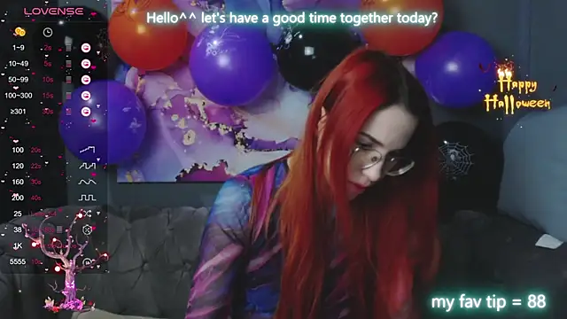 EmilyKents online show from October 29, 1:30 am