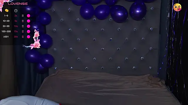 EmilyKents online show from November 16, 1:33 am