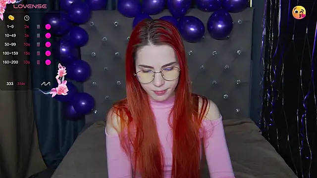 EmilyKents online show from November 17, 2:06 am