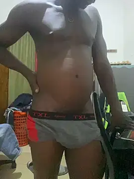 Snapshot of BigBrotherFreak chatting on February 8, 9:29 pm BigBrotherFreak online show from February 8, 9:29 pm