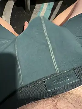 Snapshot of Kissoks1@xh chatting on February 26, 7:35 pm Kissoks1xh online show from February 26, 7:35 pm