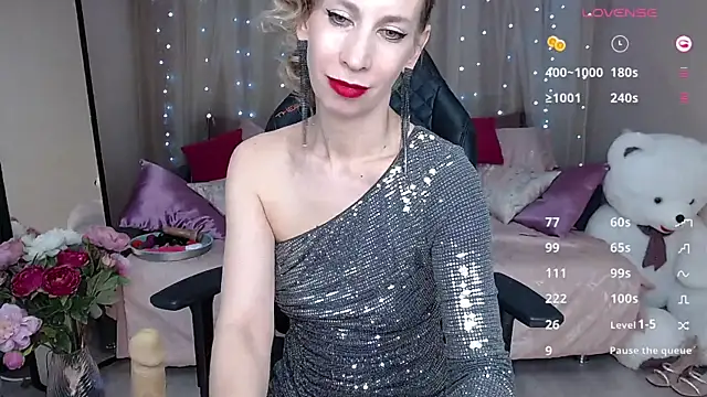 AdrianaSea online show from December 6, 8:26 am