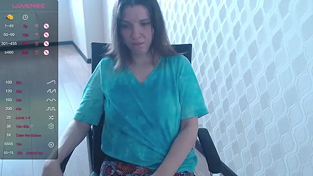 LisaHeart online show from June 21, 1:46 pm