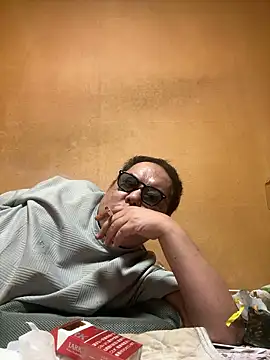 punk0805 online show from September 26, 10:52 am