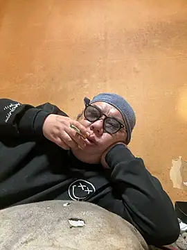 punk0805 online show from February 1, 1:09 pm