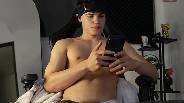 Max cortes1 online show from October 27, 12:47 am